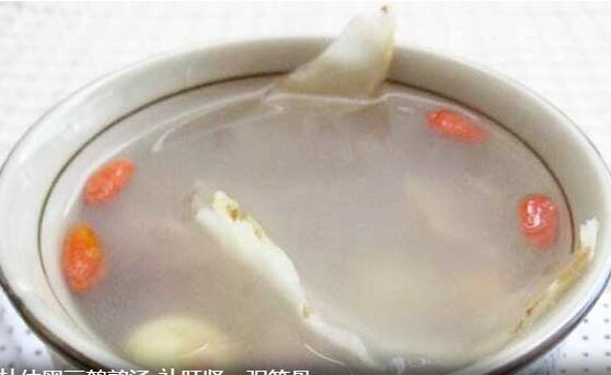 杜仲黑豆鹌鹑汤补肝肾、强筋骨适宜骨